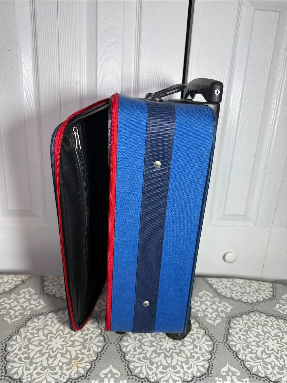 Vintage Samsonite Kids Rainbow Carry On Luggage 16